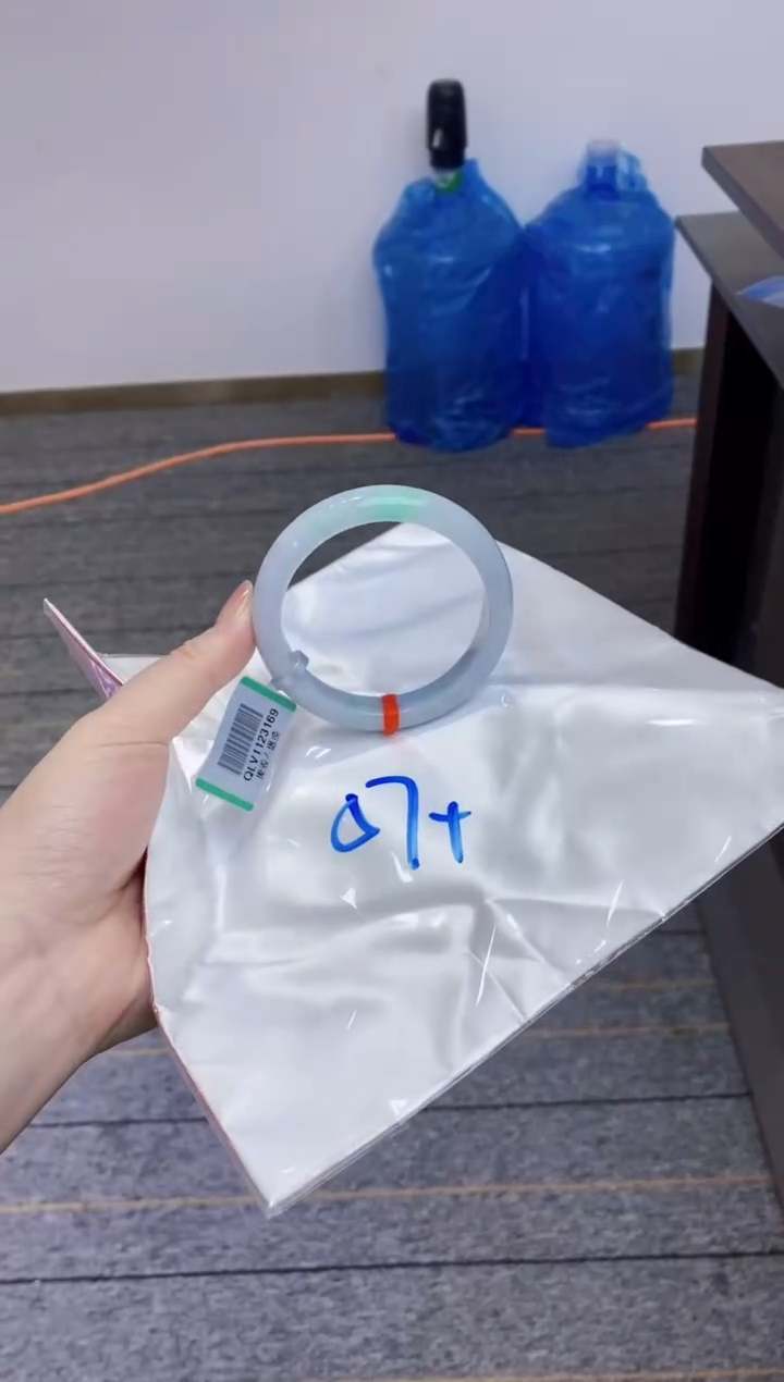 【闪购商品】翡翠手镯未镶嵌11111111111