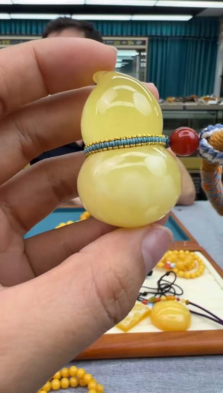 未镶嵌颈饰琥珀129秒拍号 假一罚三