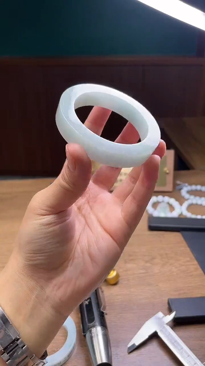 未镶嵌手镯定制翡翠小*定制