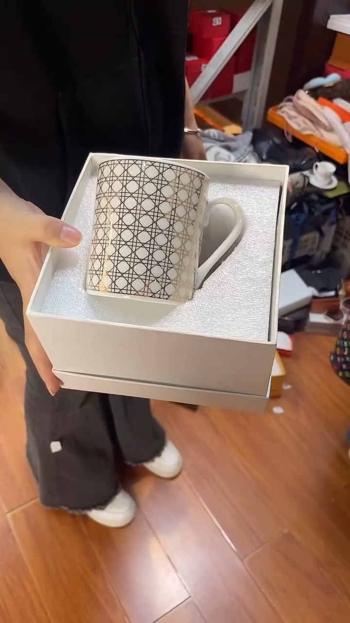 杯鸿辉家品牌瓷器，京东包邮！