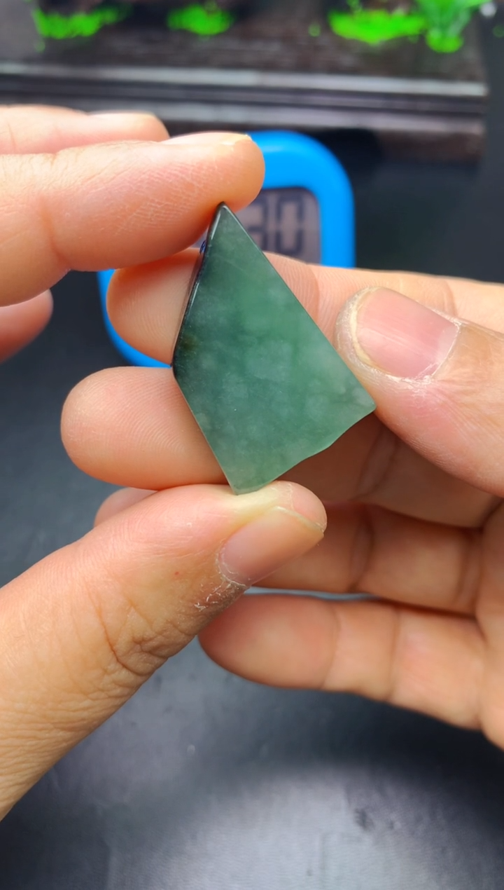 颈饰未镶嵌翡翠无**卒料子