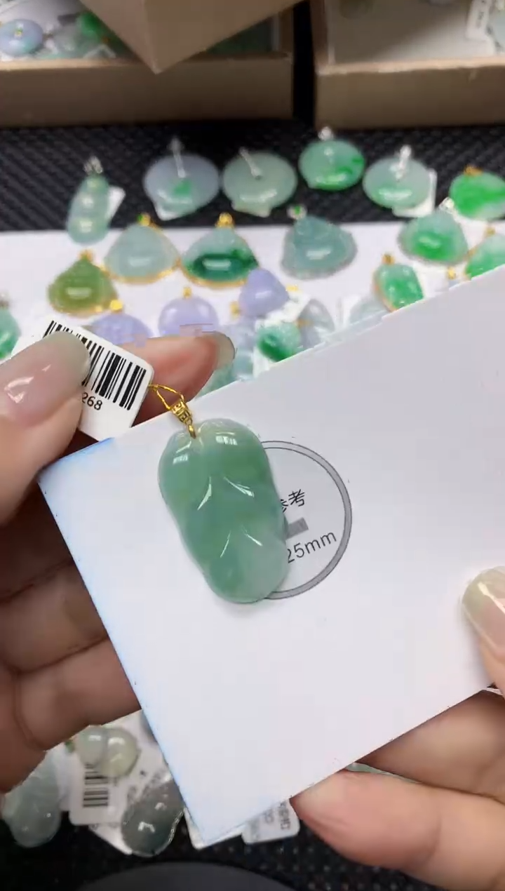 颈饰18K金镶嵌翡翠11111111