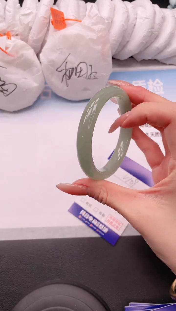 未镶嵌手镯石英质玉6V109-56