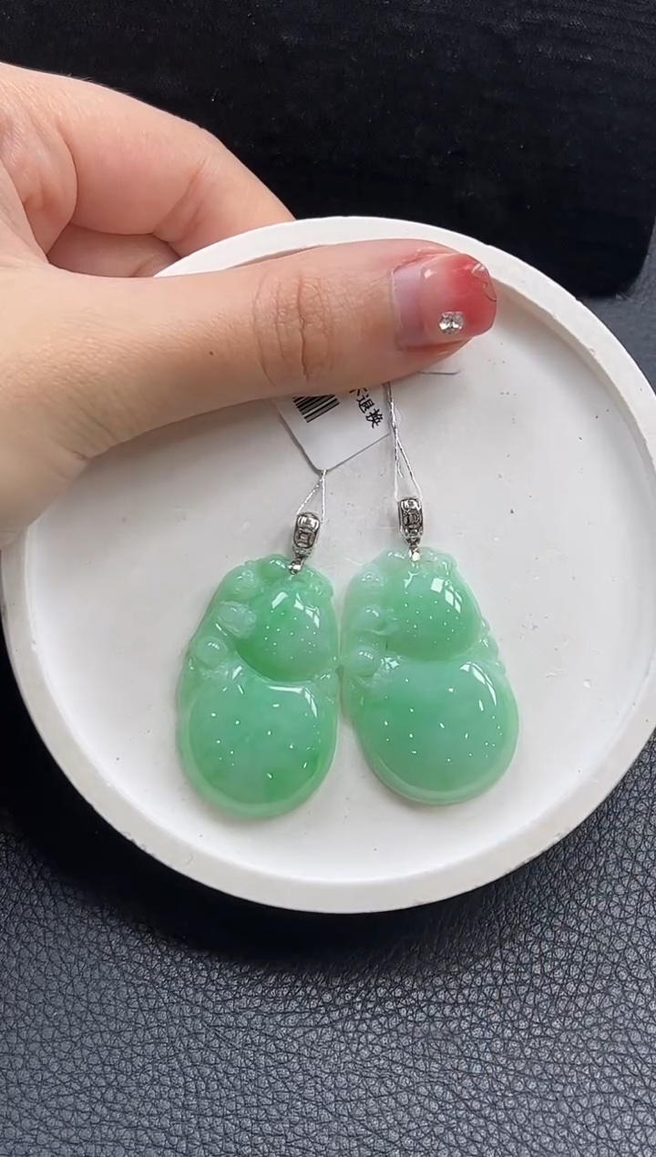 【闪购商品】翡翠颈饰18K金镶嵌葫芦多样性发1件