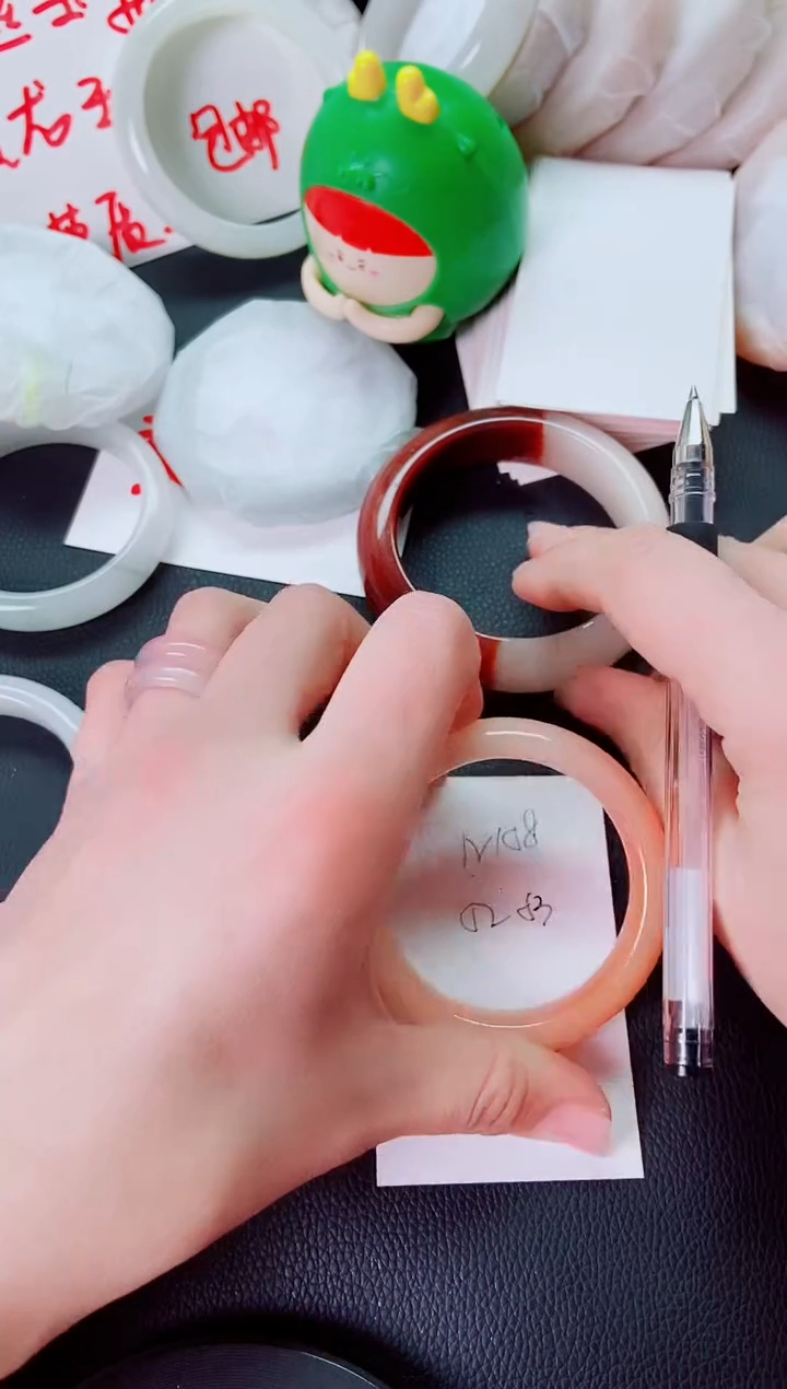 【闪购商品】石英质玉手镯未镶嵌N158+52-53