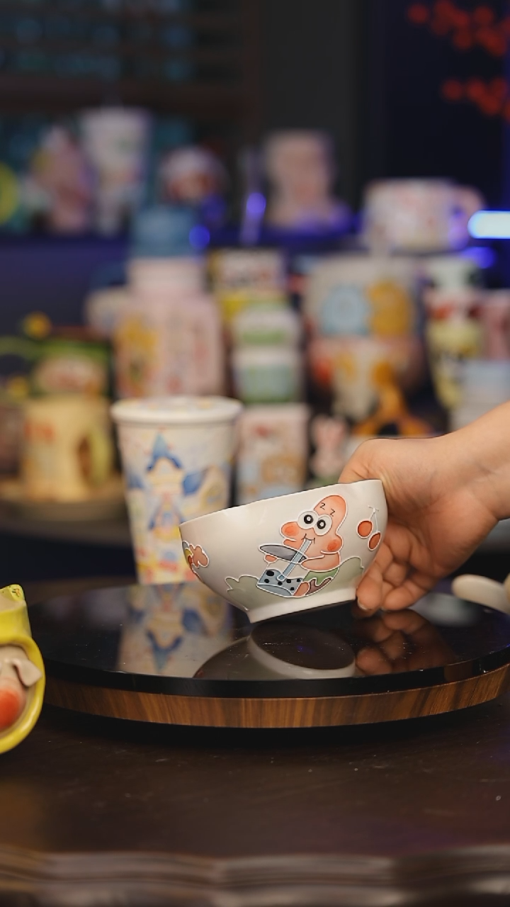 【闪购商品】摆件景德镇釉下彩绘设计师款式陶瓷