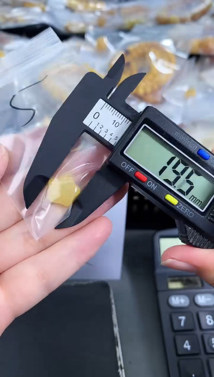 未镶嵌琥珀珠宝奇石31