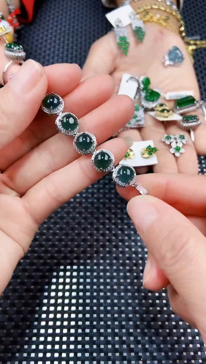 【闪购商品】翡翠手链未镶嵌111111111