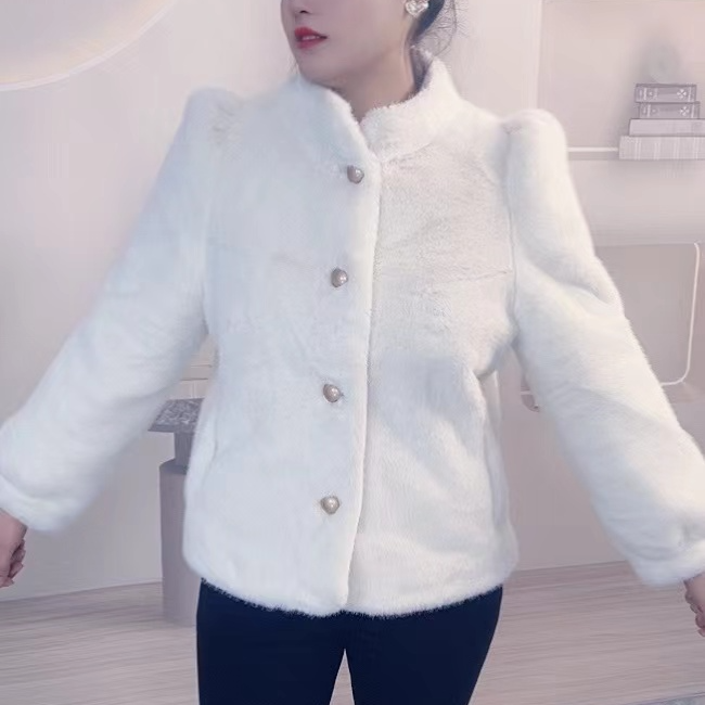2024款皮毛一体外套秋冬环保毛毛小立领立肩年轻款小香风气质白色