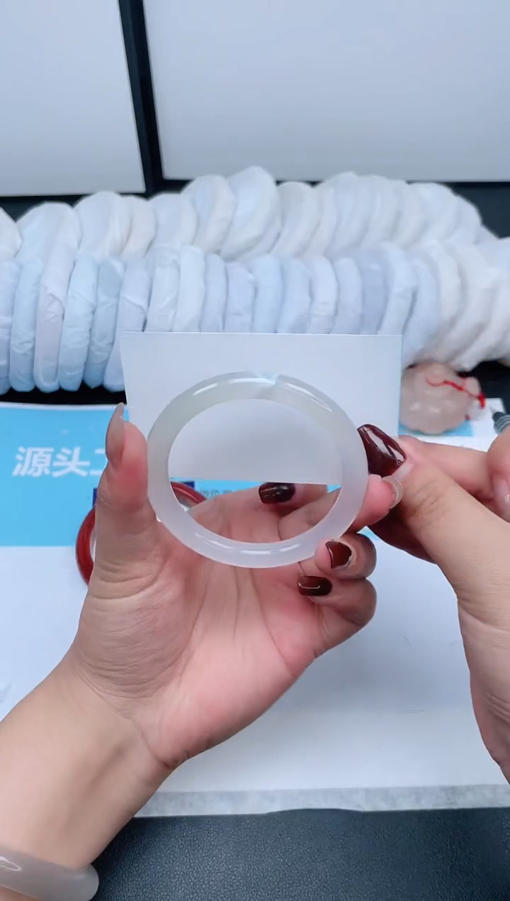 【闪购商品】石英质玉手镯未镶嵌506-56