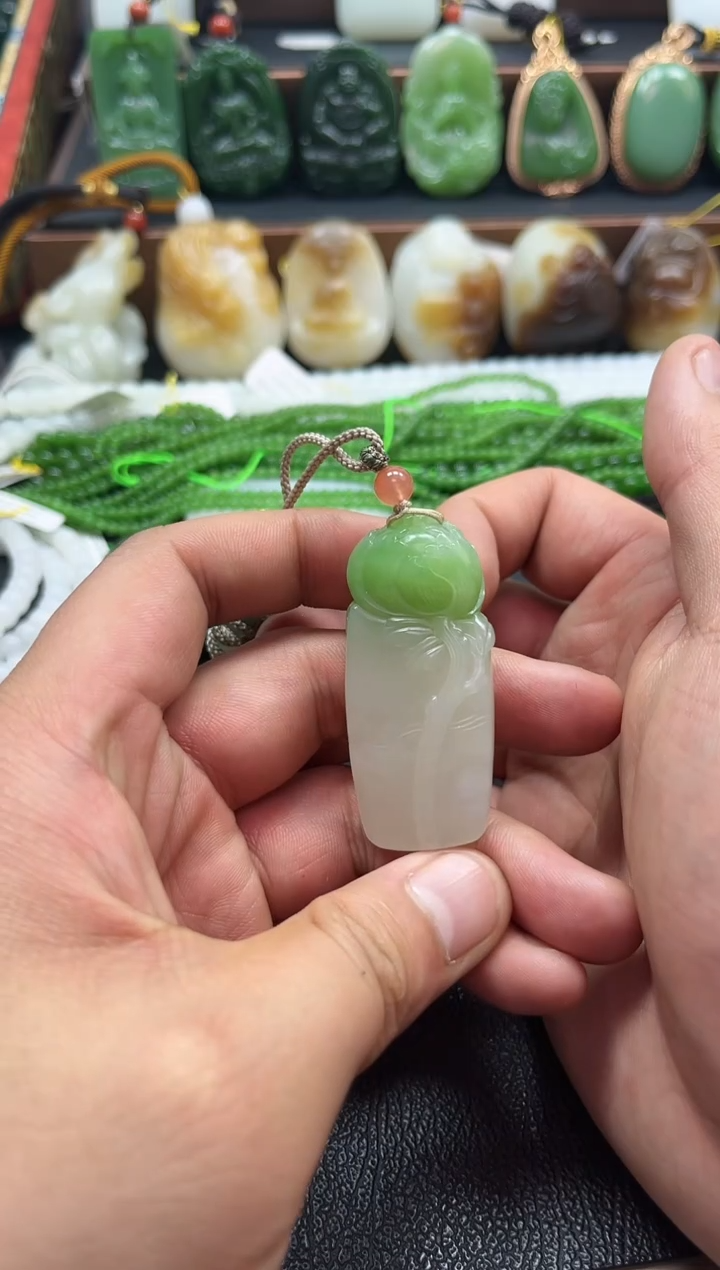 【闪购商品】和田玉颈饰未镶嵌翠青吊坠