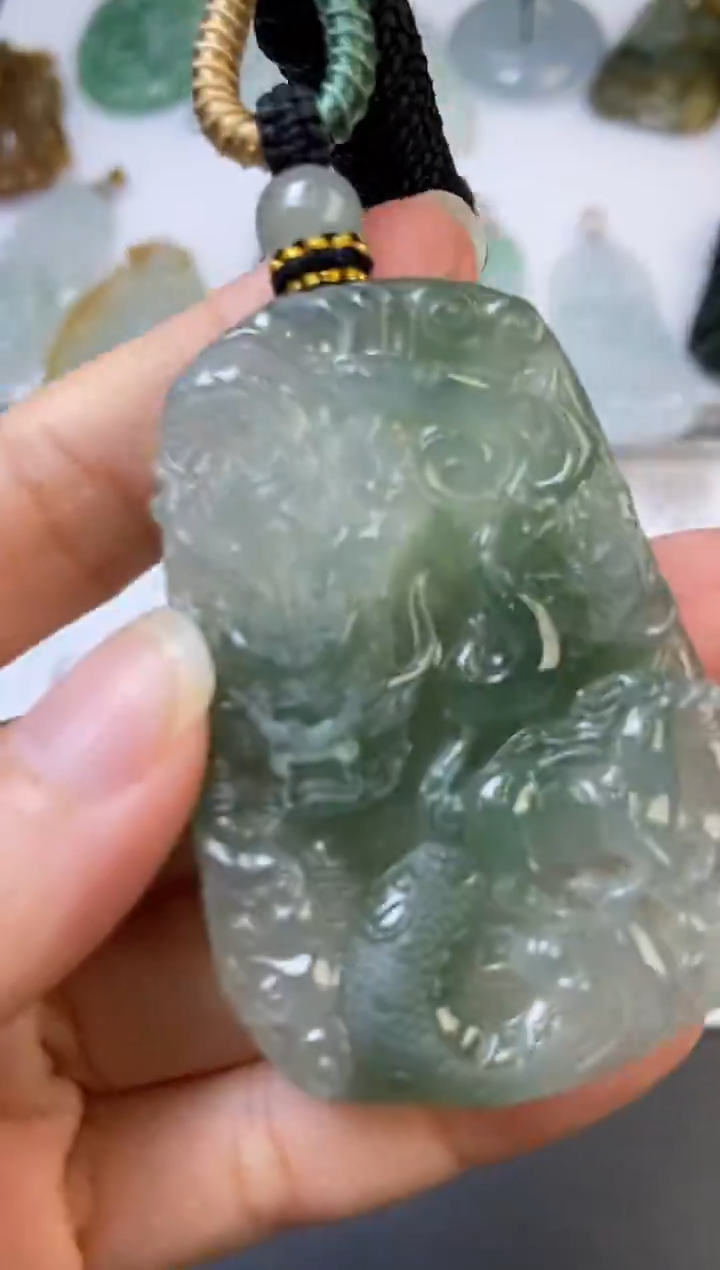 未镶嵌挂件翡翠人****7379268     多人