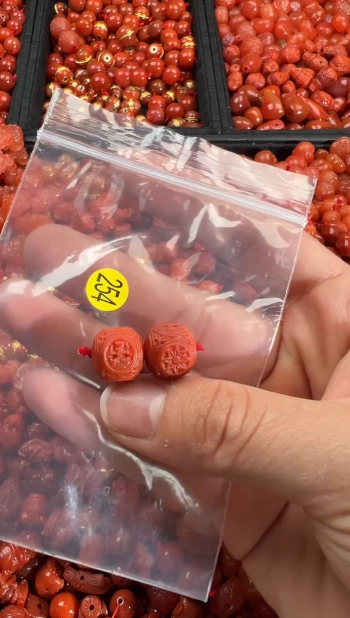 【闪购商品】南红玛瑙颈饰未镶嵌1