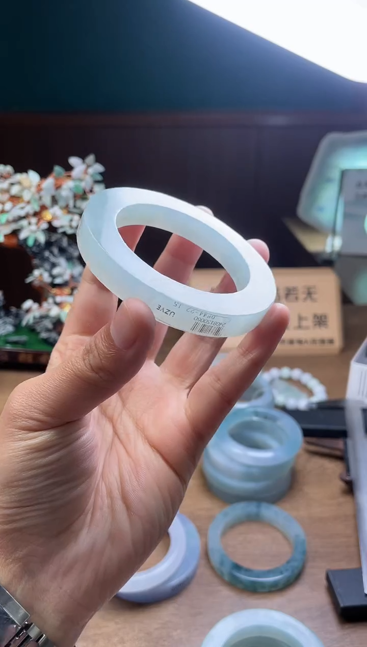 【闪购商品】定制翡翠手镯未镶嵌定制