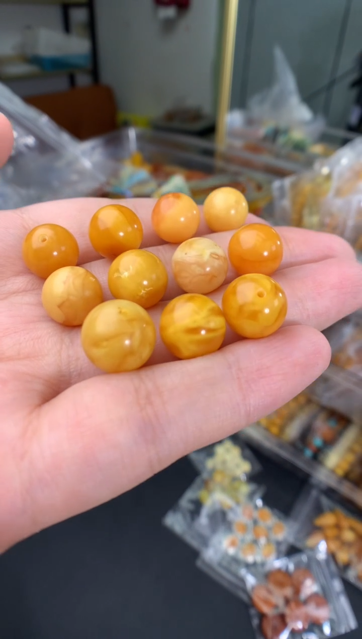 蜜蜡未镶嵌珠宝奇石多样性发一件