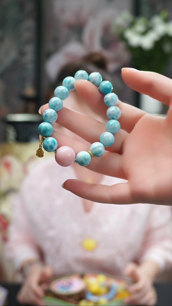 18K金镶嵌针钠钙石（海纹石）手链手串