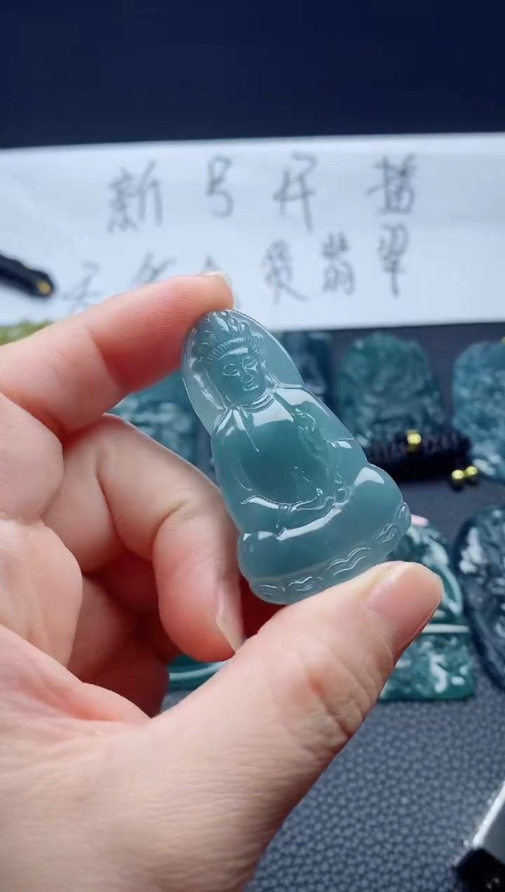 翡翠未镶嵌颈饰多样性一件发货
