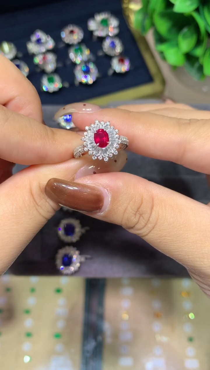 18K金镶嵌戒指红宝石1.02ct
