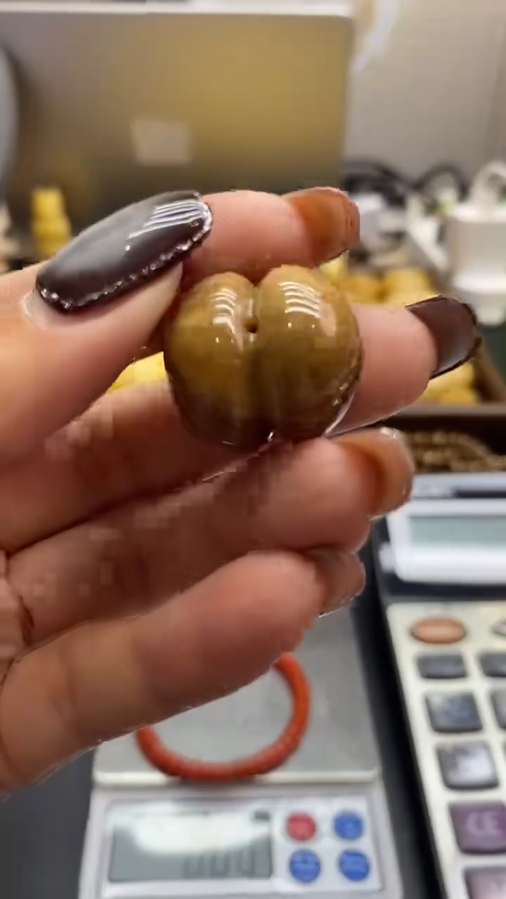 琥珀未镶嵌珠宝奇石1218