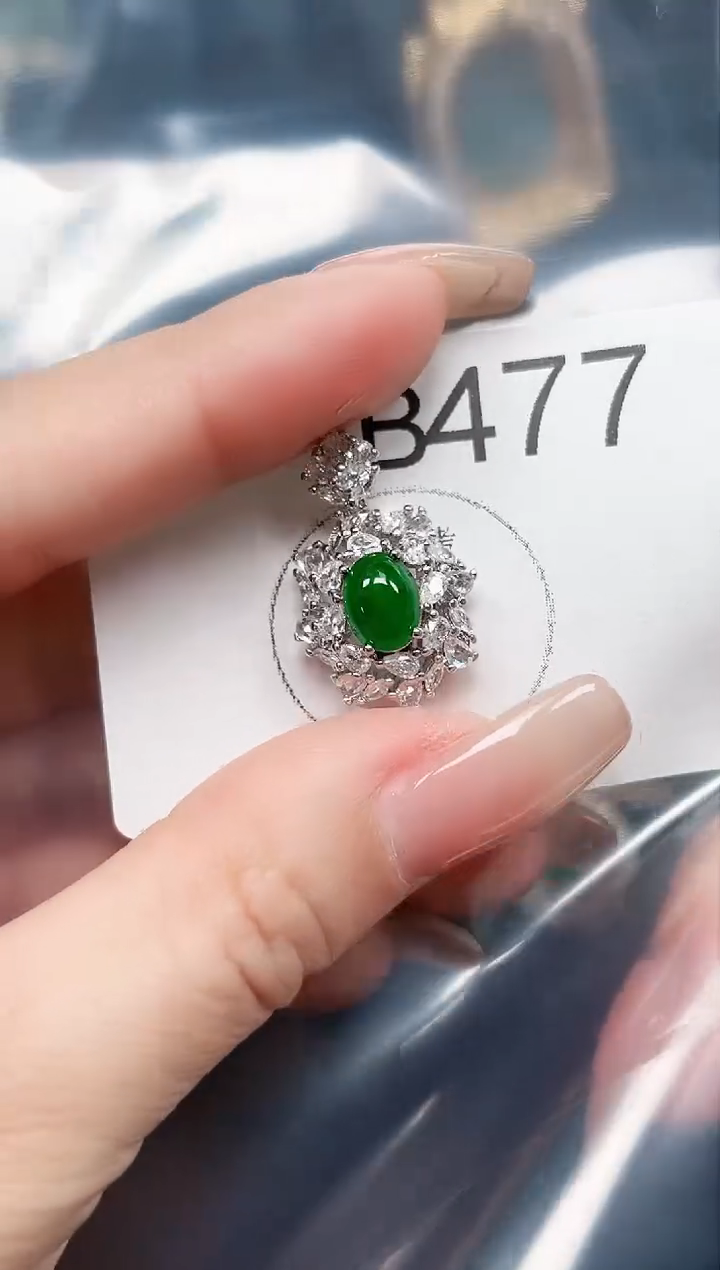 【闪购商品】翡翠颈饰未镶嵌477赠皮绳