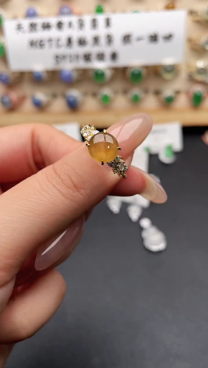 未镶嵌戒指翡翠一物一证一礼盒