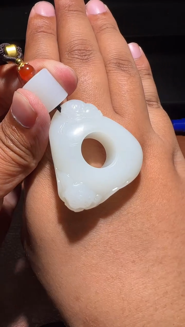 未镶嵌和田玉挂件和田玉