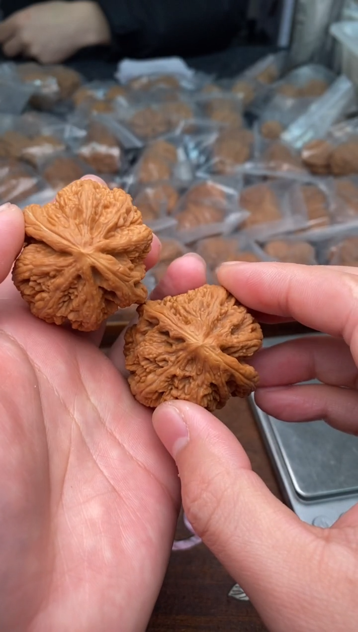 【闪购商品】文玩核桃把件G50号43尺粗筋
