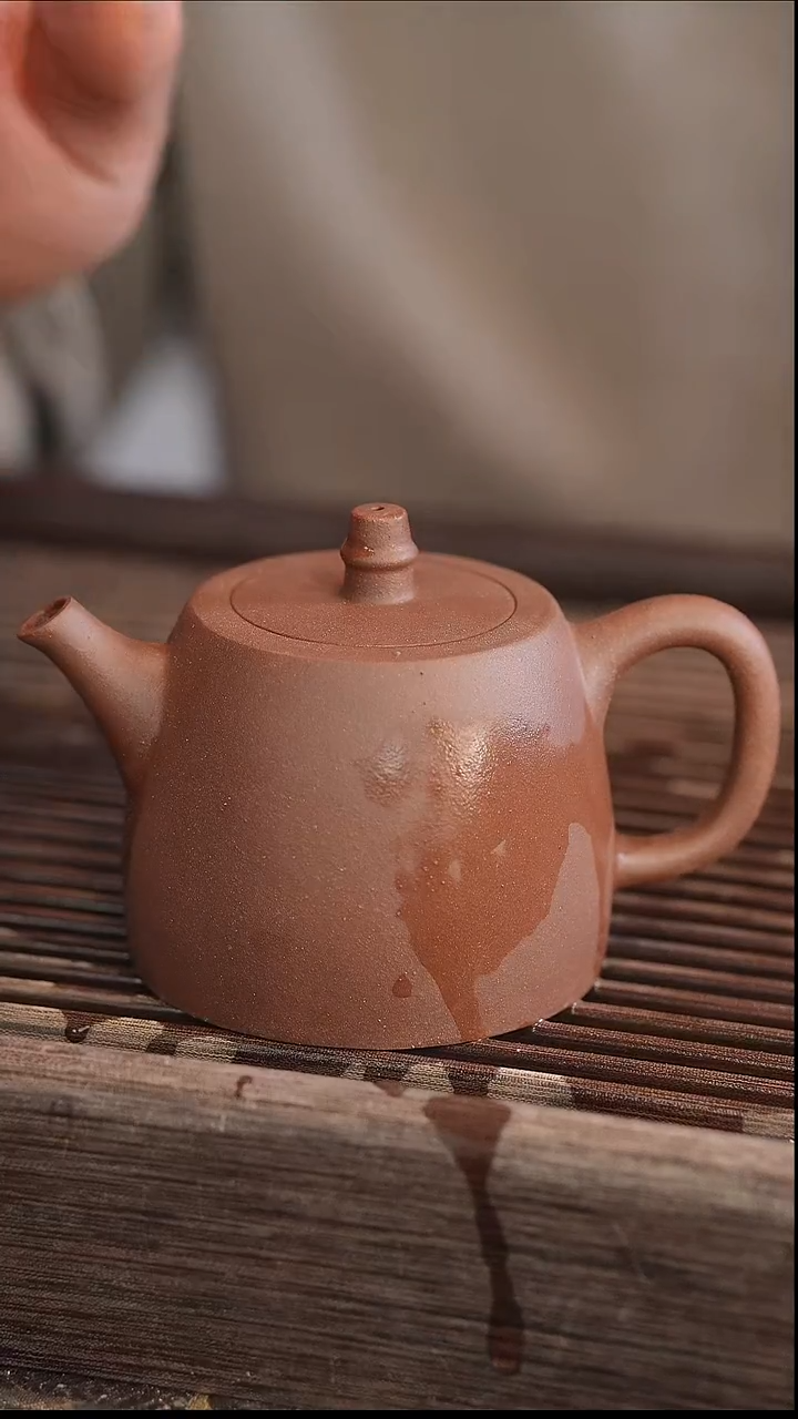 茶壶紫砂汉铎 紫泥 半手工 【出水不好】