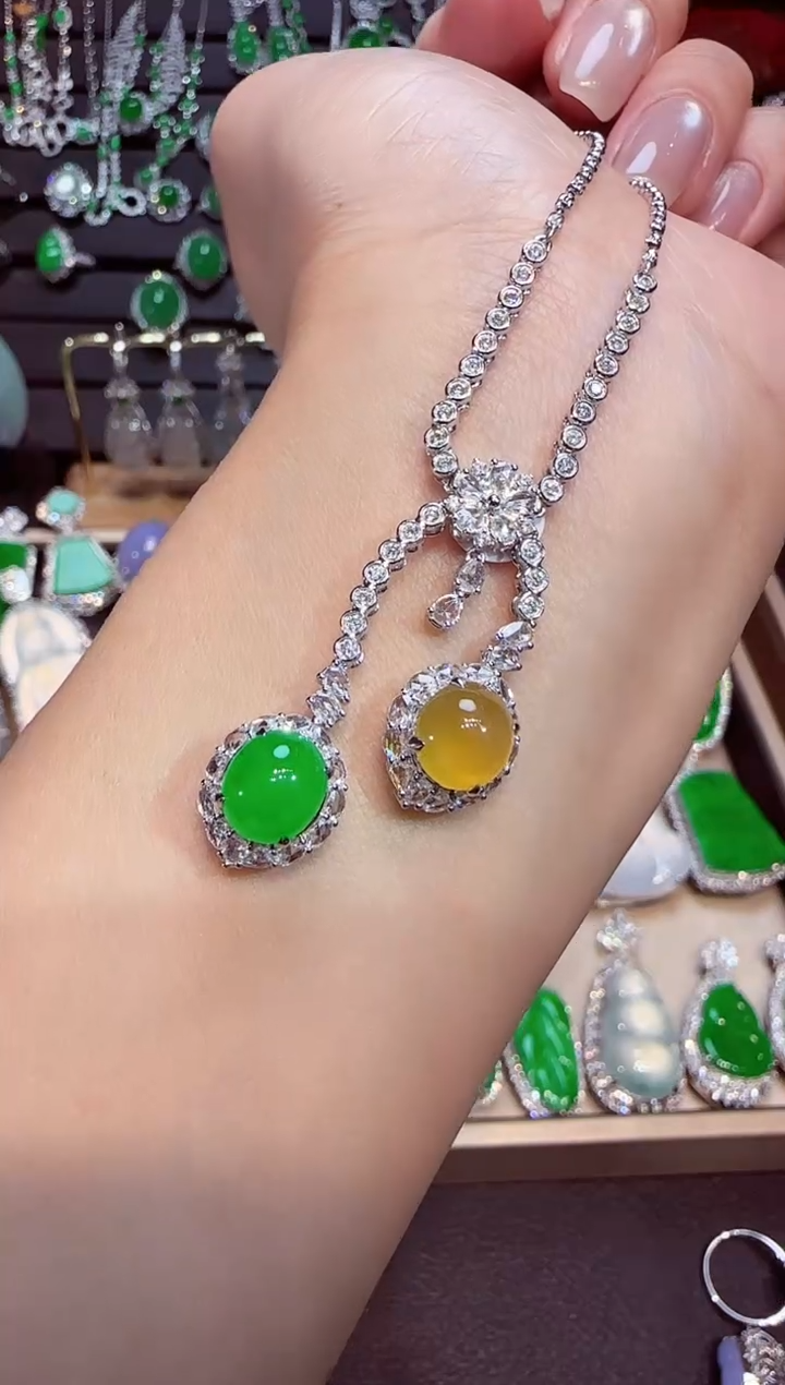 【闪购商品】翡翠套链18K金镶嵌蛋面