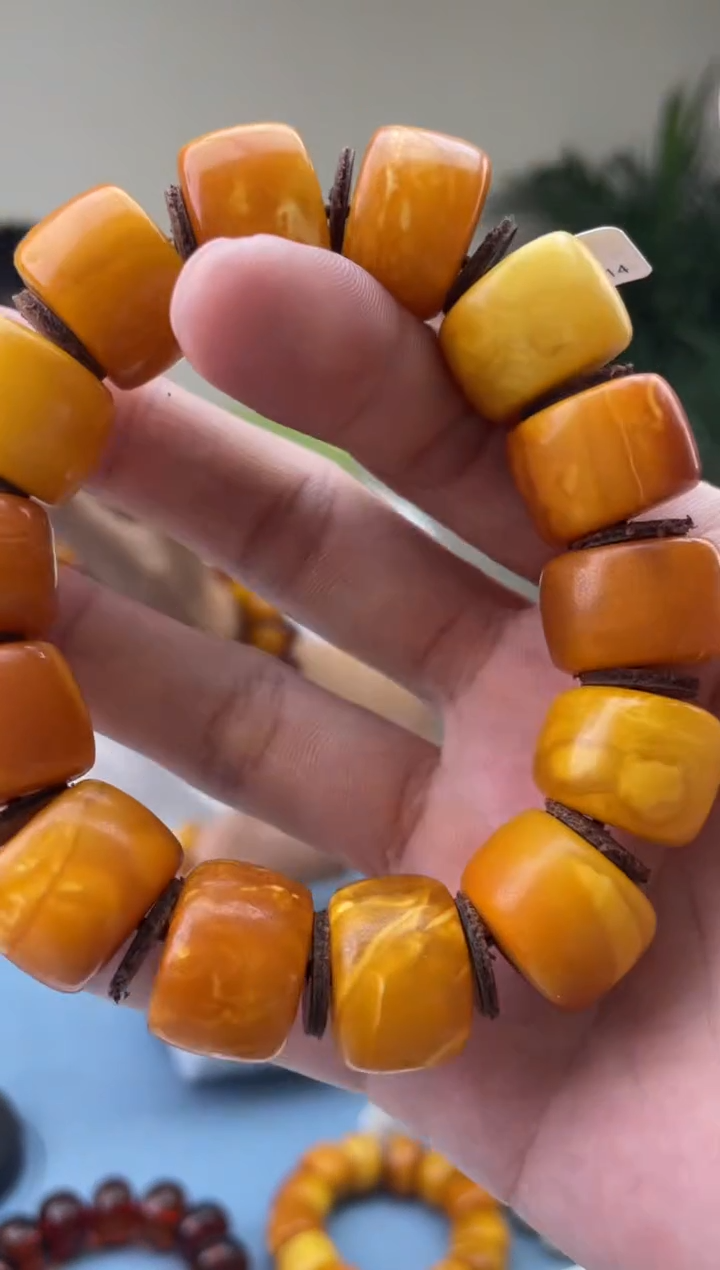 未镶嵌蜜蜡珠宝奇石假一罚十，发一件058.19