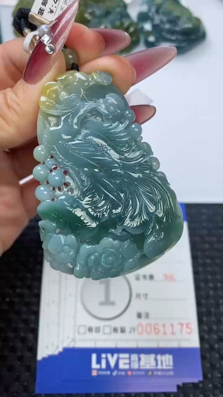 【闪购商品】翡翠颈饰未镶嵌111111111111111