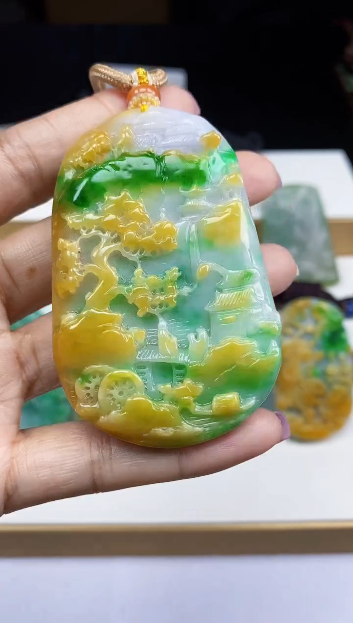 【闪购商品】翡翠颈饰未镶嵌翡翠A货