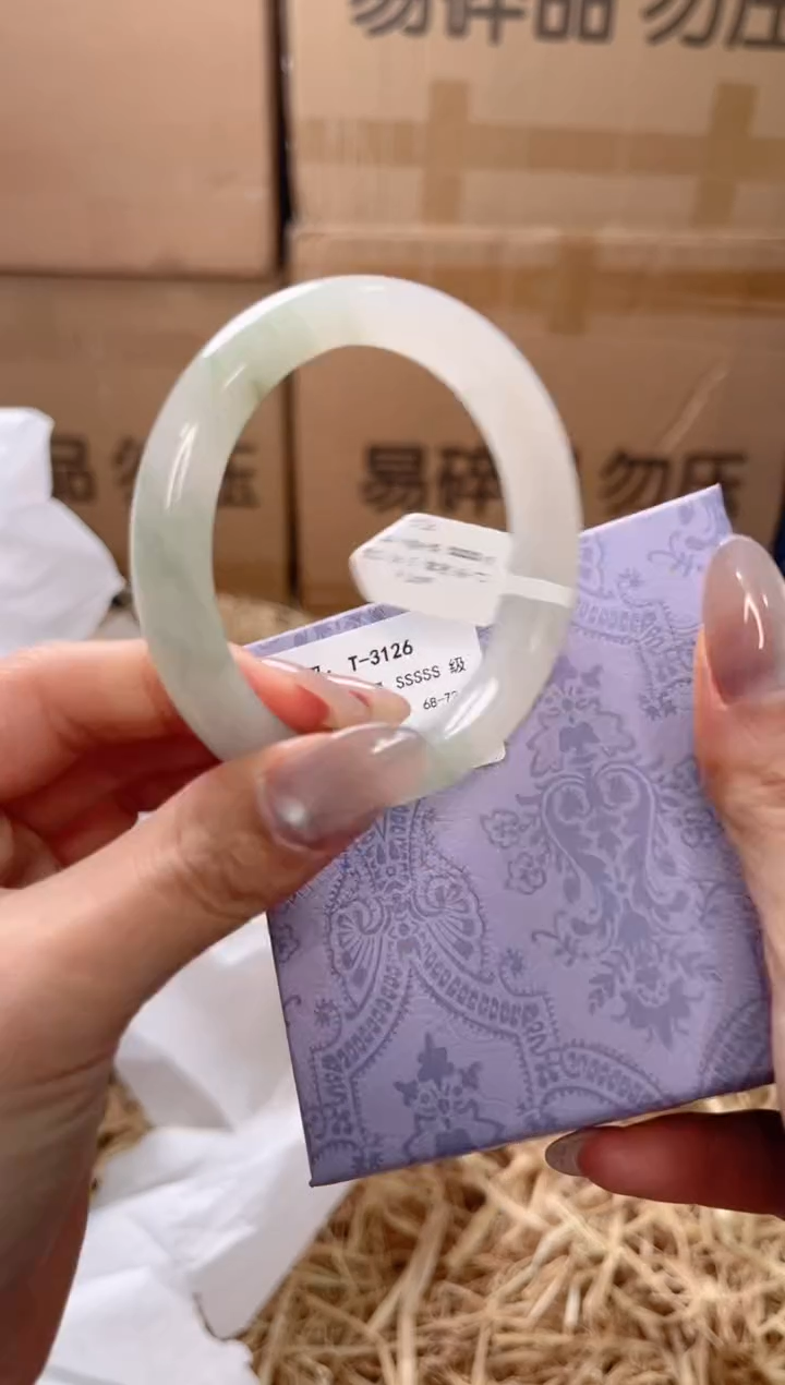 未镶嵌手镯石英质玉T-3123