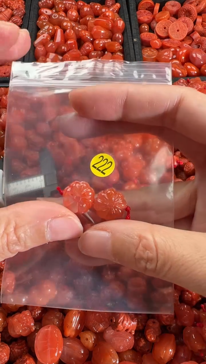 【闪购商品】南红玛瑙颈饰未镶嵌1