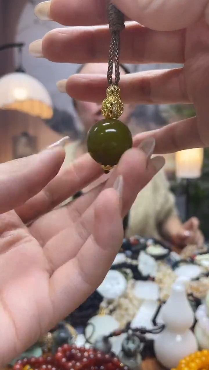 未镶嵌岫玉吊坠·