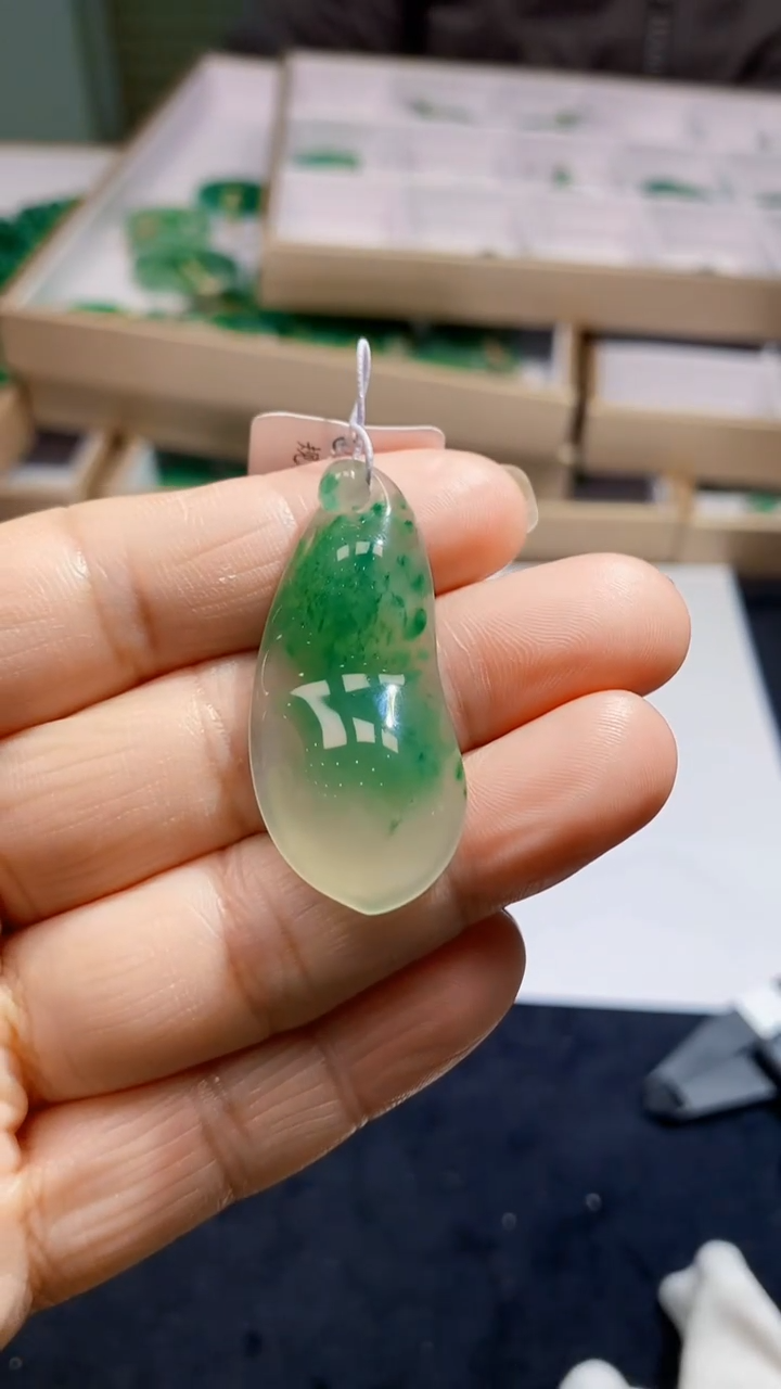 【闪购商品】石英质玉颈饰未镶嵌天然A货非洲翠，石英玉