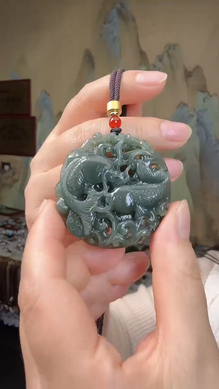 颈饰未镶嵌和田玉.