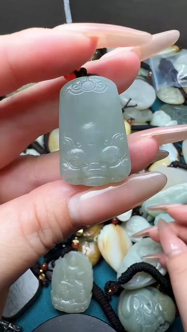 颈饰未镶嵌和田玉1