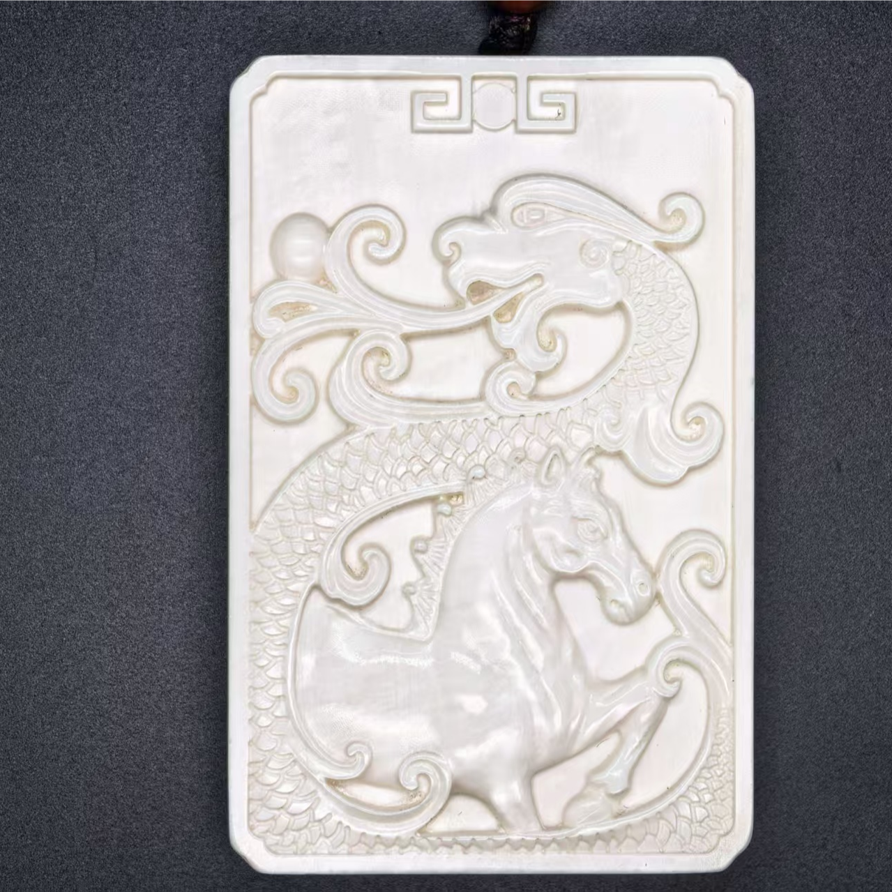 猛犸牙龙马精神挂牌牙雕牌子挂件