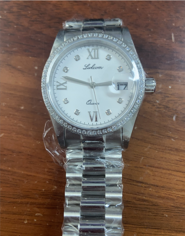 未使用  绿琴石英男表LQ12A005MB