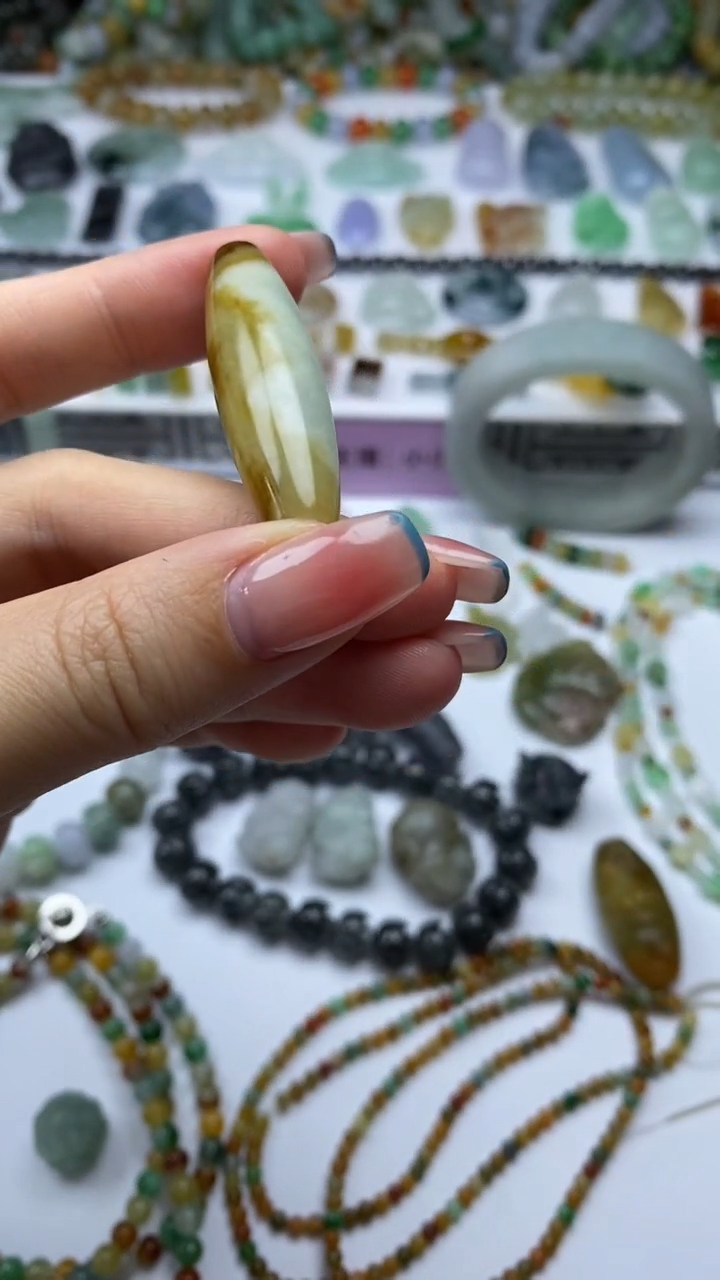 未镶嵌定制翡翠云****沅毛货定制不退不换