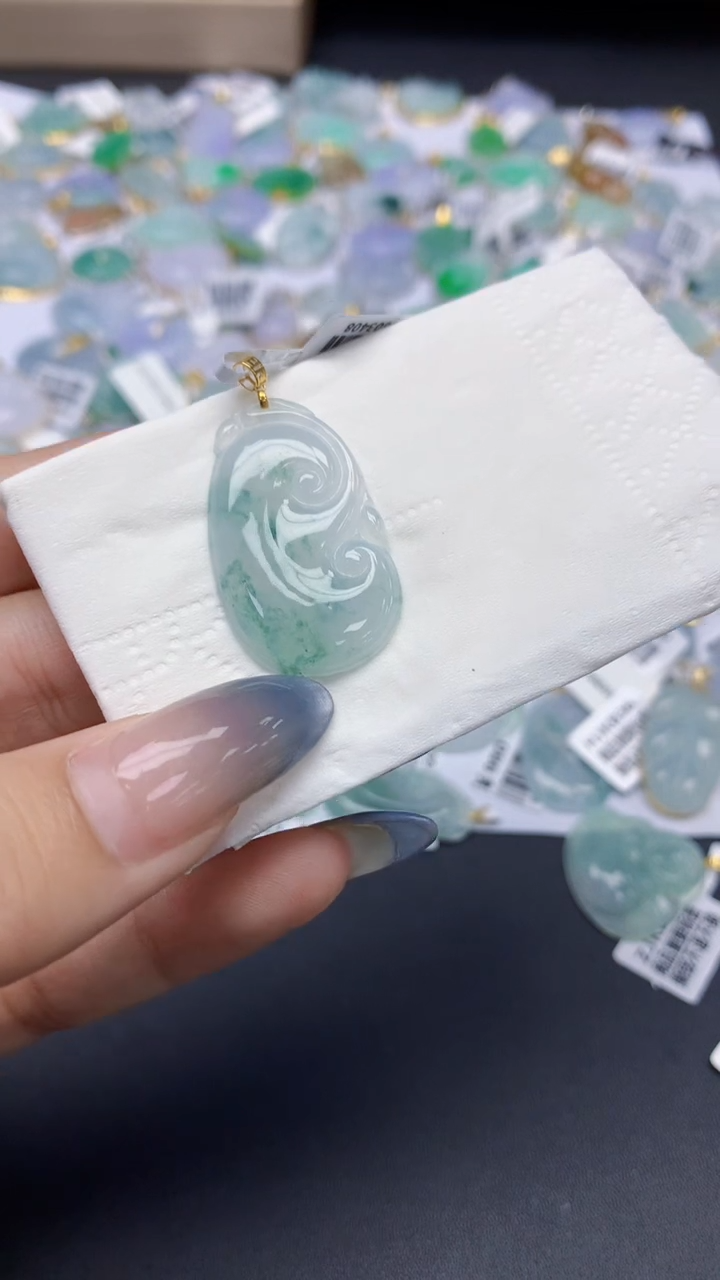 翡翠18K金镶嵌颈饰天然a货翡翠