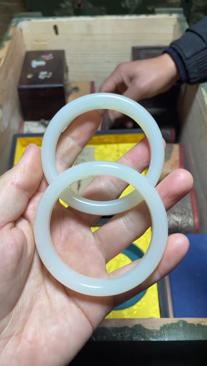 【闪购商品】羊油白手镯两支一起给