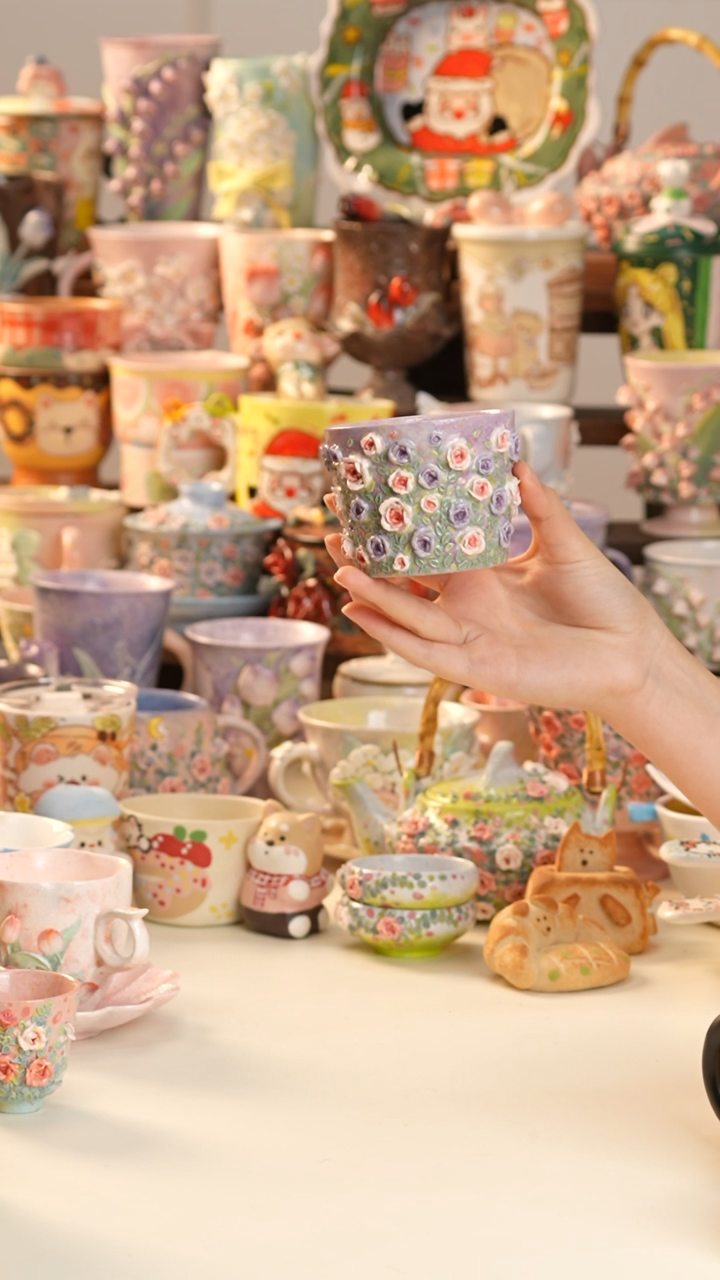 摆件陶景德镇釉下彩手绘设计师款陶瓷