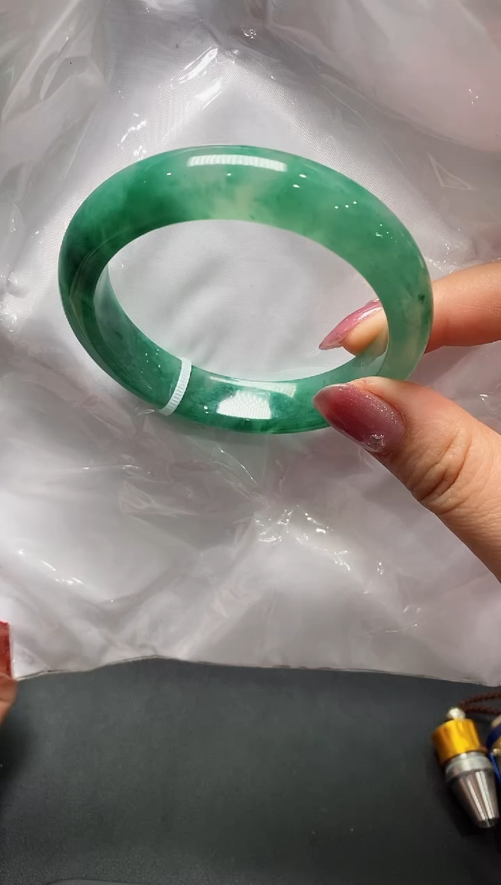 【闪购商品】石英质玉手镯未镶嵌非洲翠（独龙玉）10