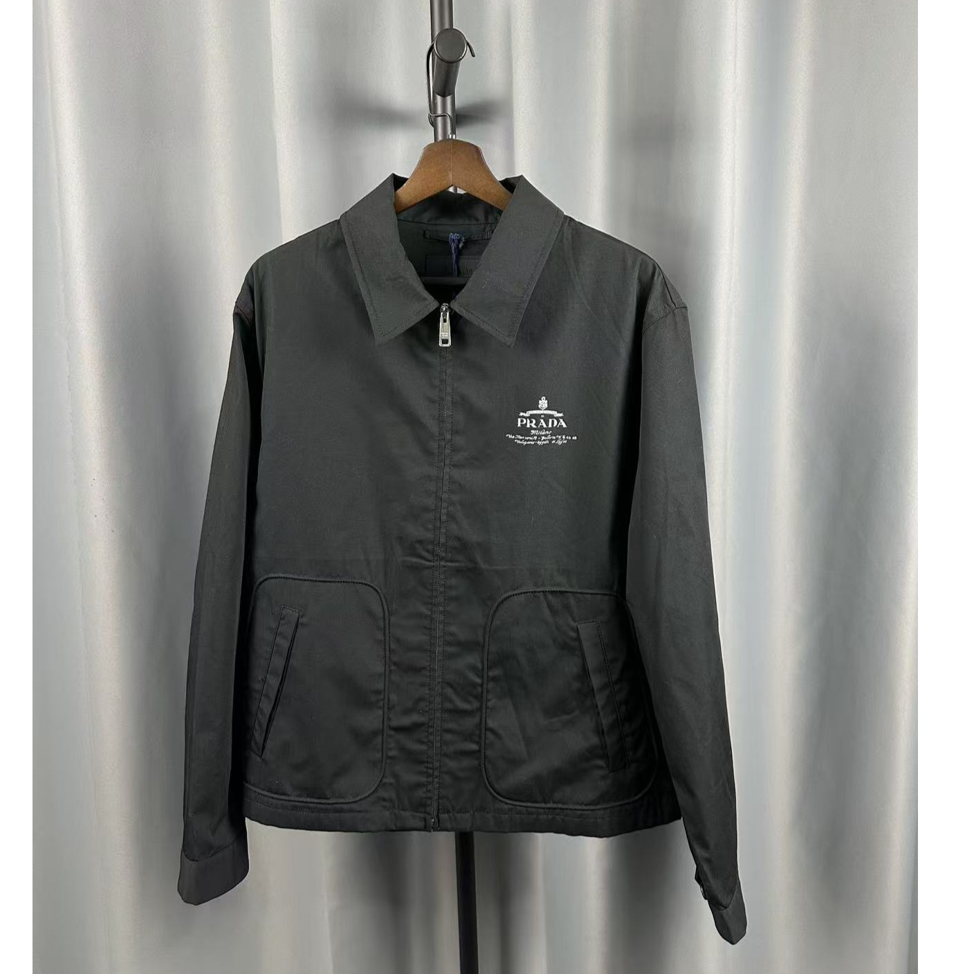 Prada/普拉达男士简约时尚休闲外套翻领夹克春秋百搭