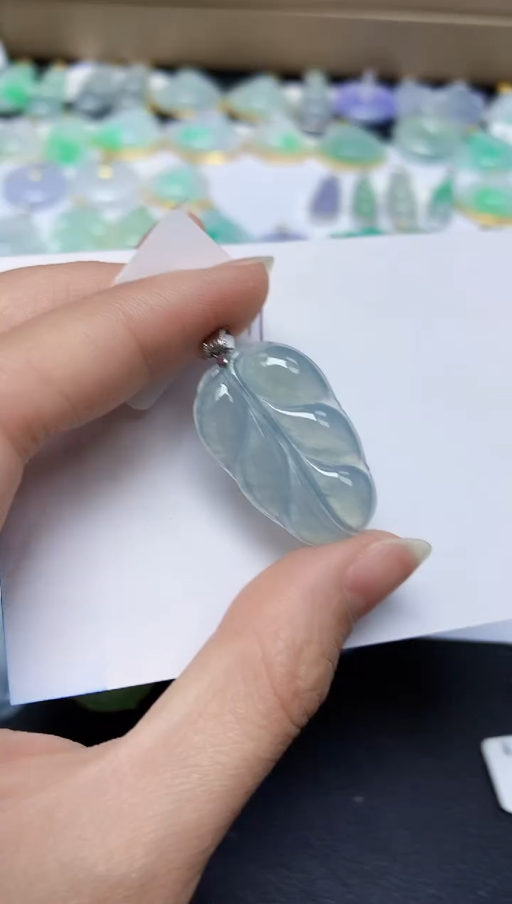 翡翠18K金镶嵌颈饰 天然翡翠A货