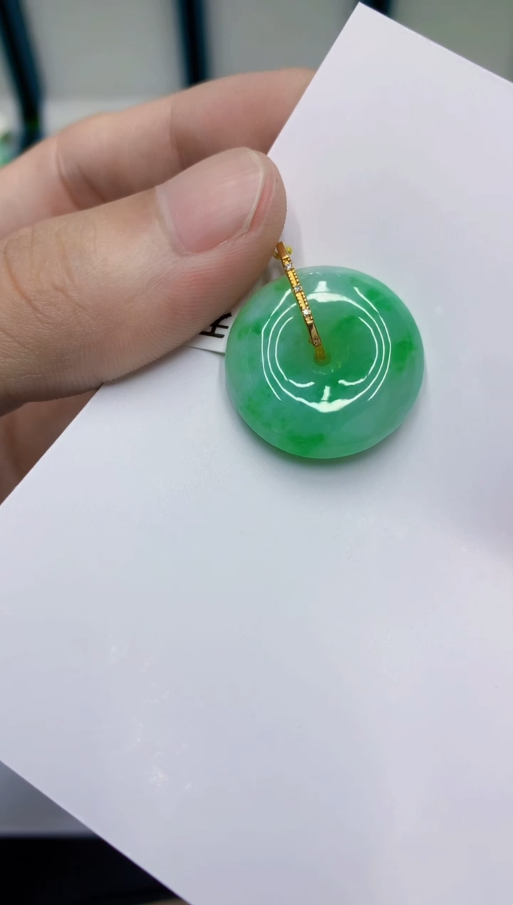 颈饰18K金镶嵌翡翠翡翠