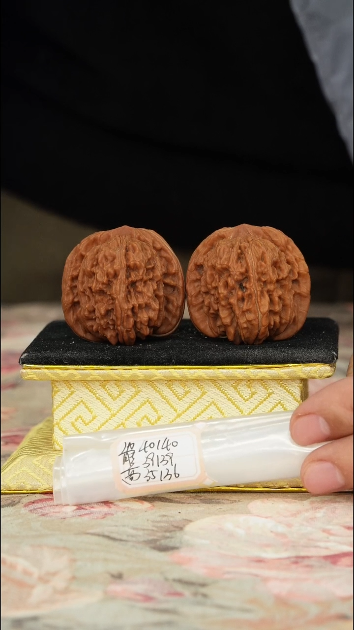 【闪购商品】文玩核桃把件一代楼有修