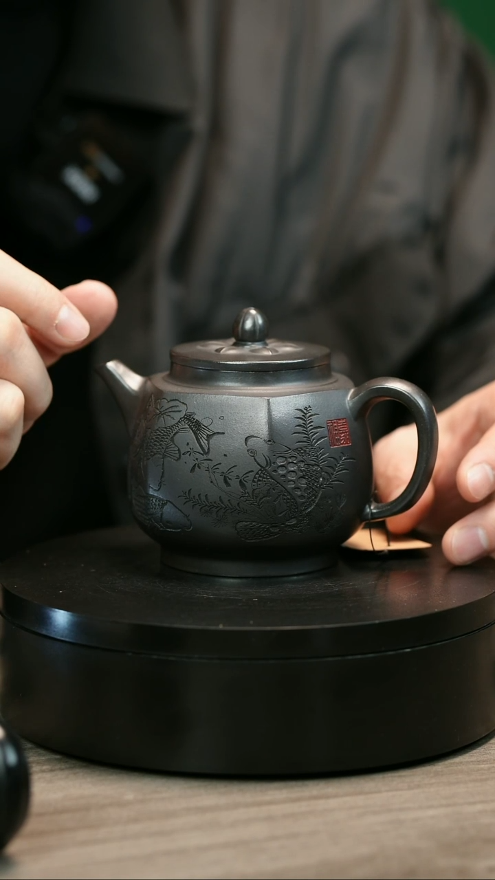 茶壶紫砂时***者H2191李小琴鲤鱼六方宫灯